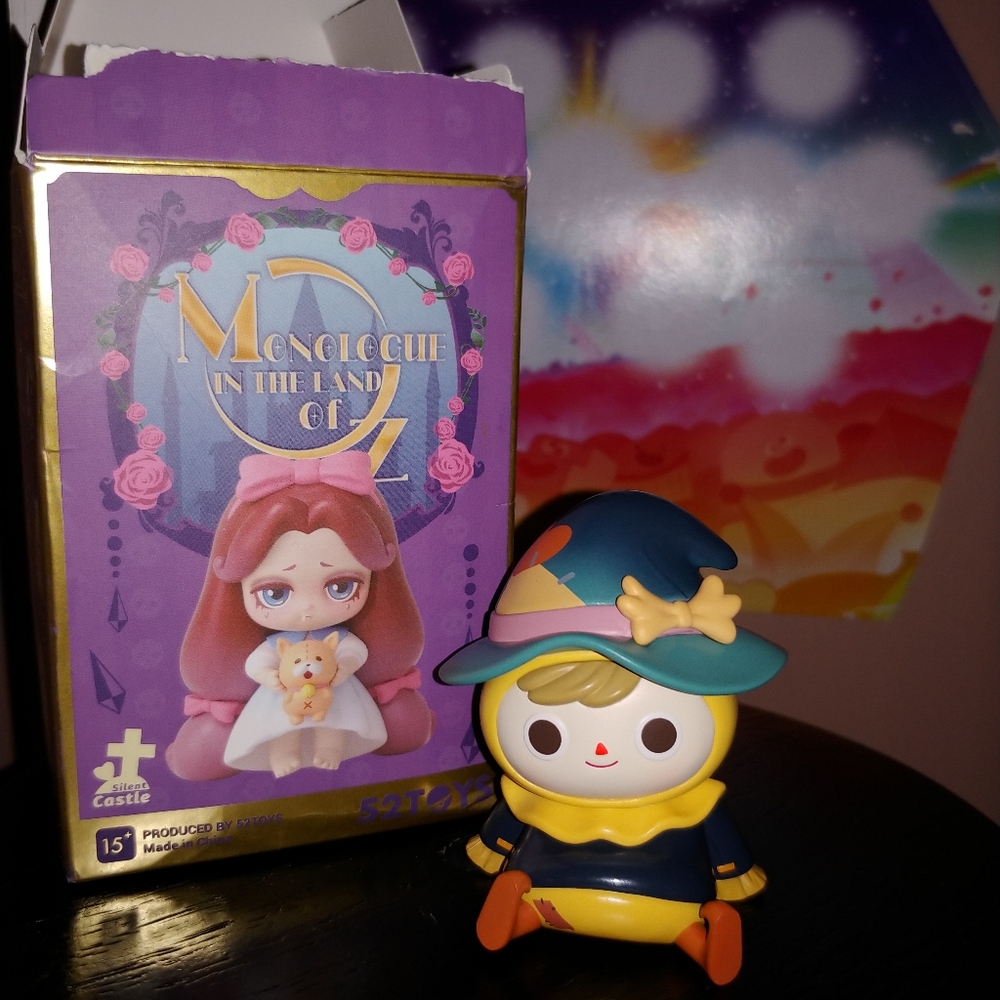 Lilith Monologue in the Land of Oz - Scarecrow figure